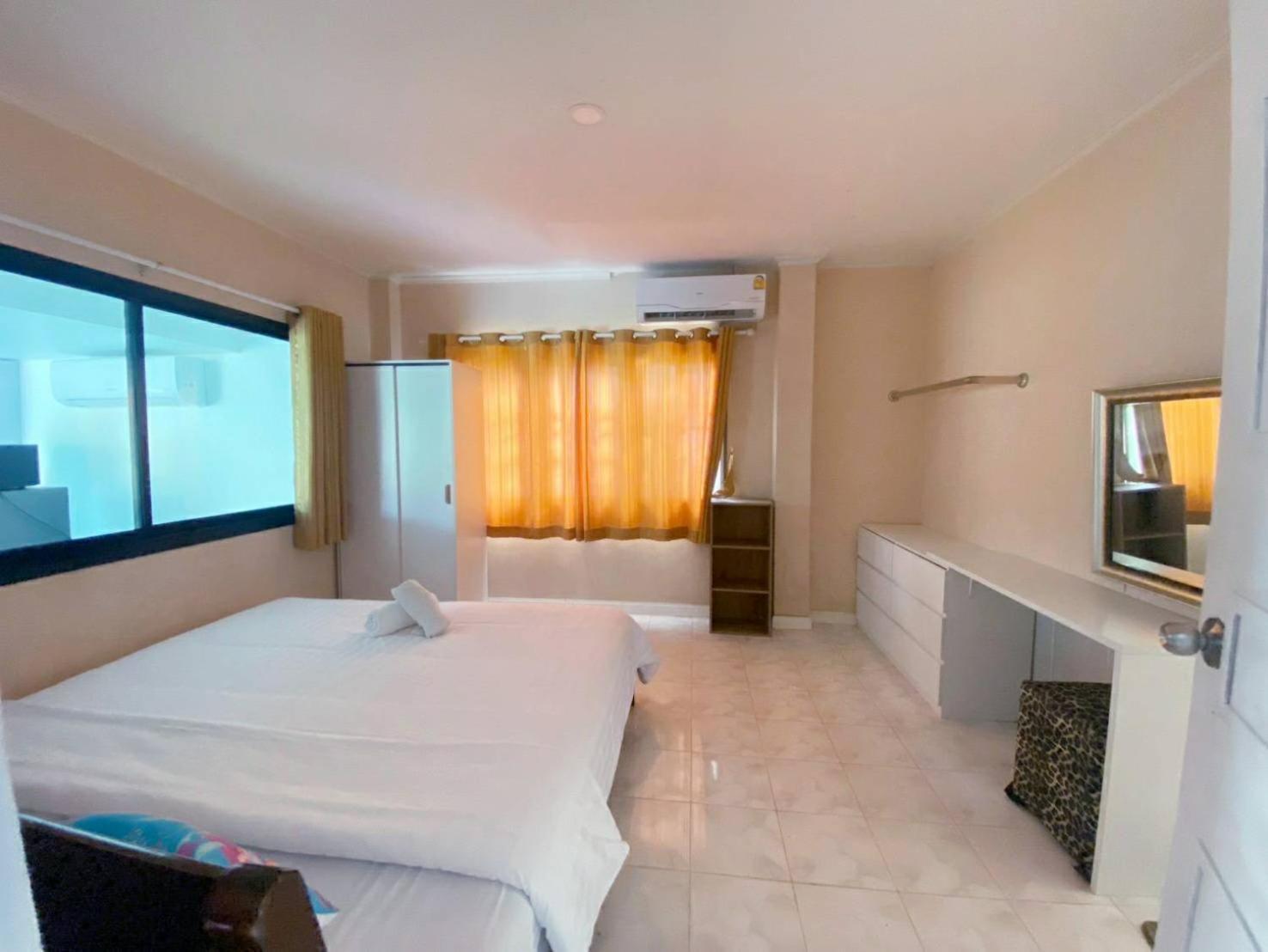 Baan Golden Resort & Residences Сам Рой Йот Екстериор снимка