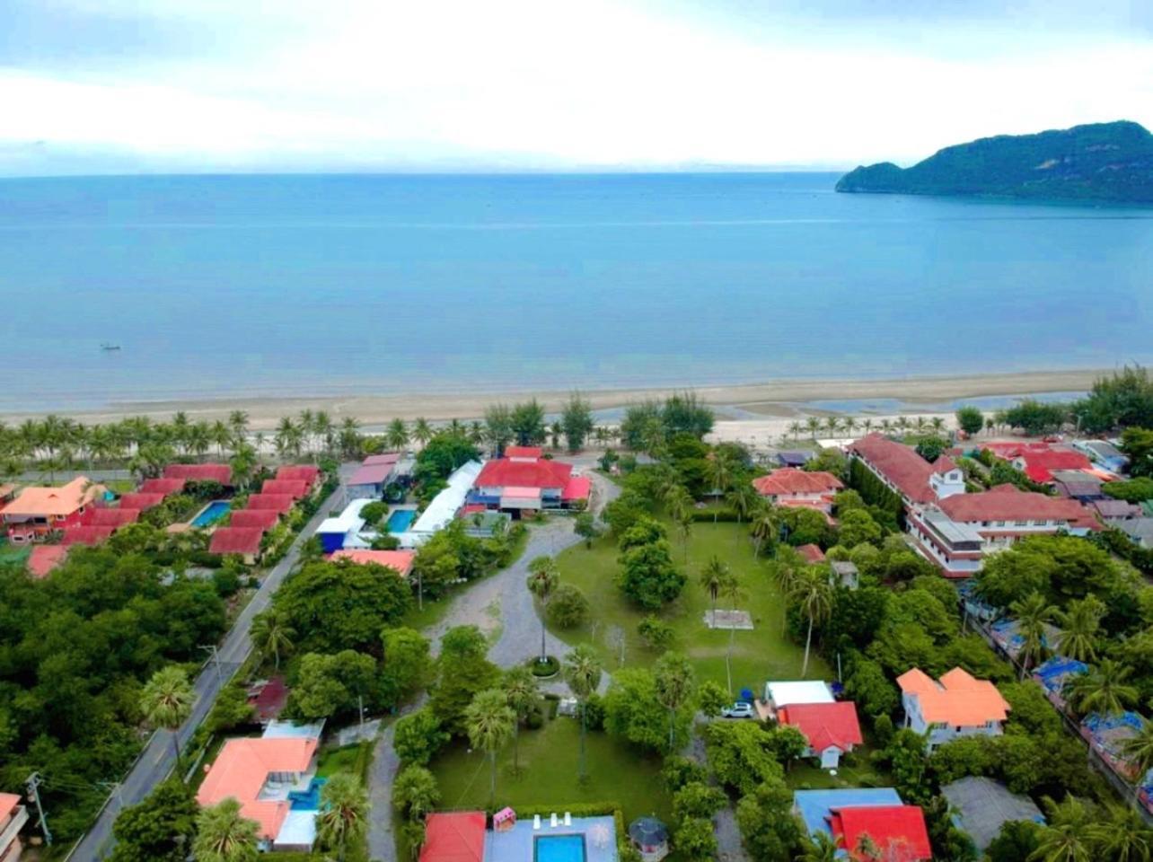 Baan Golden Resort & Residences Сам Рой Йот Екстериор снимка