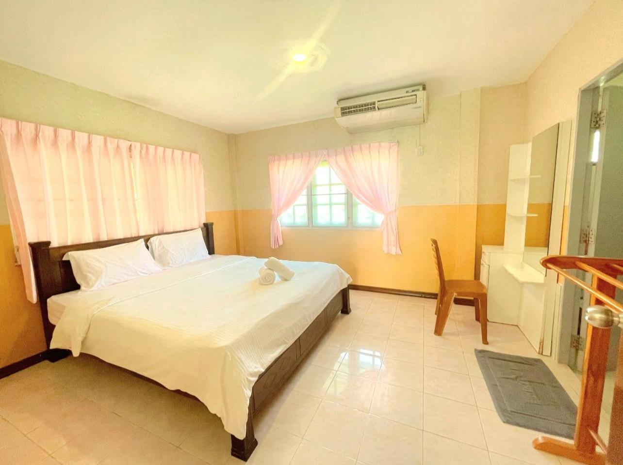 Baan Golden Resort & Residences Сам Рой Йот Екстериор снимка