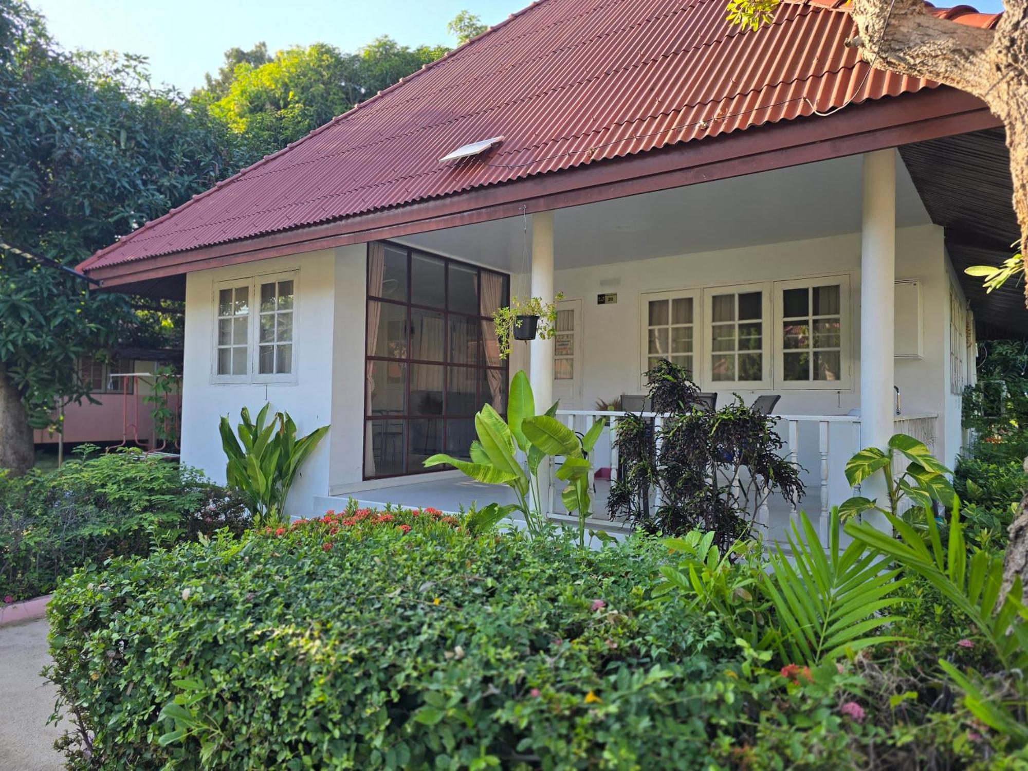 Baan Golden Resort & Residences Сам Рой Йот Екстериор снимка
