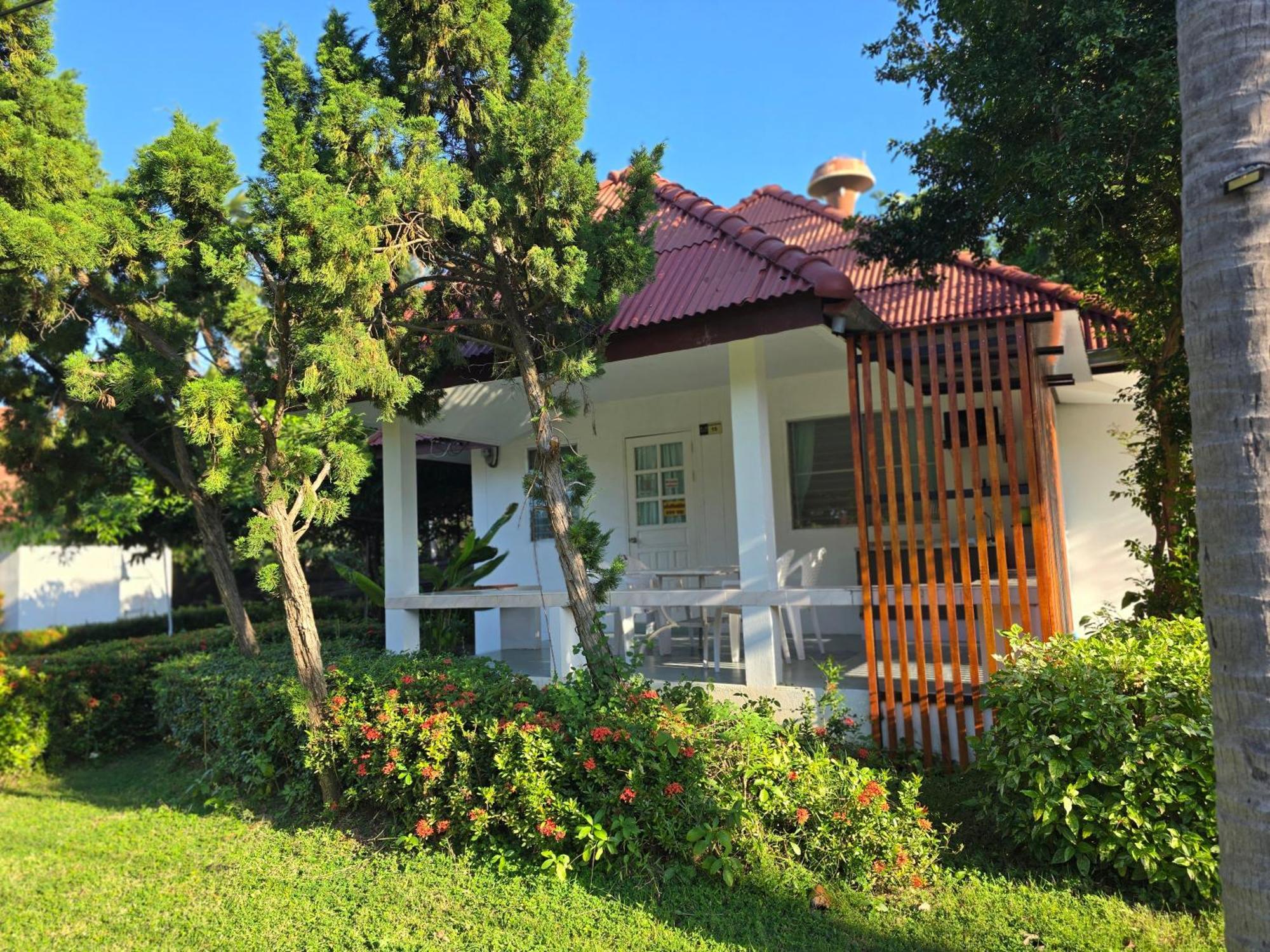Baan Golden Resort & Residences Сам Рой Йот Екстериор снимка