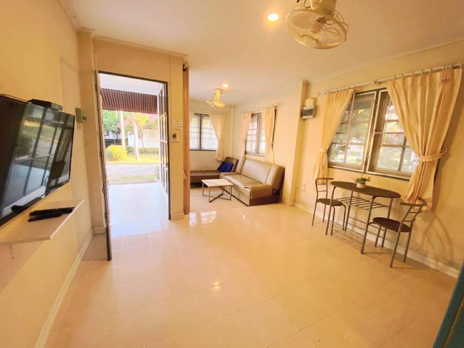 Baan Golden Resort & Residences Сам Рой Йот Екстериор снимка